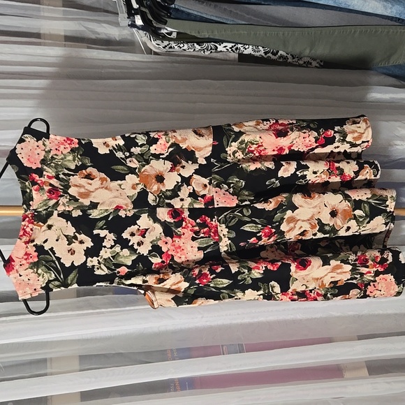 Forever 21 Black Floral Sleeveless Blouse - Picture 5 of 5